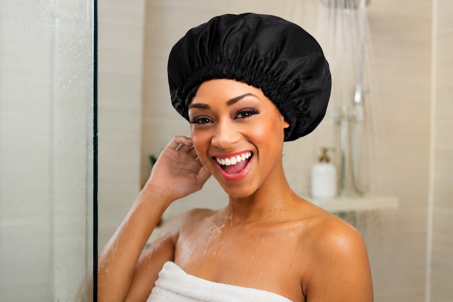 Bonnet Douche Vinyl Shower Cap Black - QFITT - Image 2